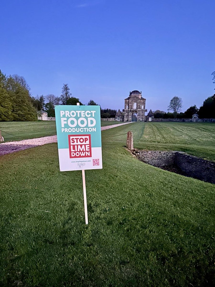 A message to the Duke of Beaufort to rethink his strategy to use agricultural land for solar instead of food. 

Solar should be on roofs and brownfield sites. #stoplimedown #solaronroofs #protectourfood #protectourfields #grainnotgreed #wilts #wiltshire #cotswolds #thecotswolds