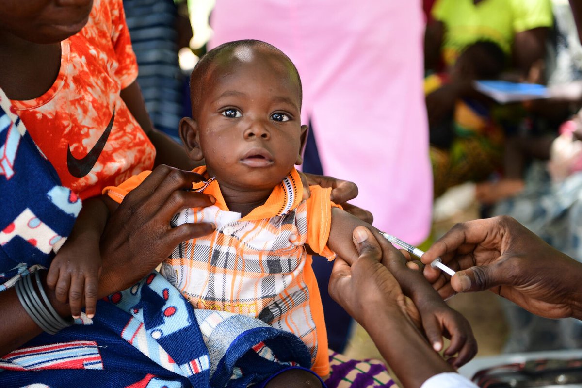 In the past 50 years, vaccines have saved 6 lives every minute. As #WIW2024 comes to an end, UNICEF and partners call on governments to urgently invest in vaccines to bring vaccines to every child, everywhere. unicef.org/wca/world-immu… #HumanlyPossible