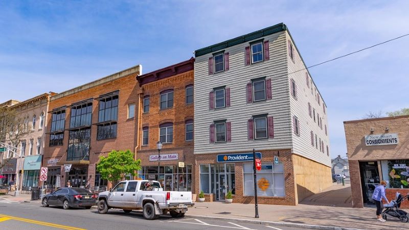 From The Briefing: 4-29-24
@Mmi_newjersey : #Investor buys #Somerville #property with 10 #apartments, #retail space for $4.2 million

ow.ly/VNLH50RqMf6

#NewJersey #NJ #TheDailyBriefing #RealEstateNJ #news #industrial #buy #sell #deal #commercial #CRE #NJCRE #RENJ