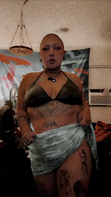 How my new tattoos look? https://t.co/n2NhBGi5zh<a href="/tag/meruthesuccubus"class="tags"><span>#meruthesuccubus</span></a>