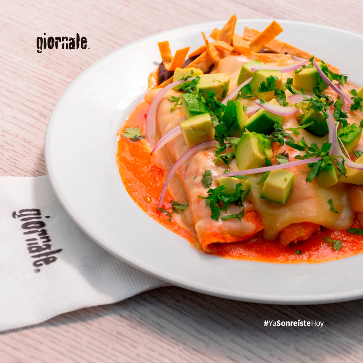 Hoy pide tus enchiladas rellenas de Pollo Queso, Tofu o Deshebrada Better Balance con queso de almendra y crema vegana encima.

#YaSonreísteHoy