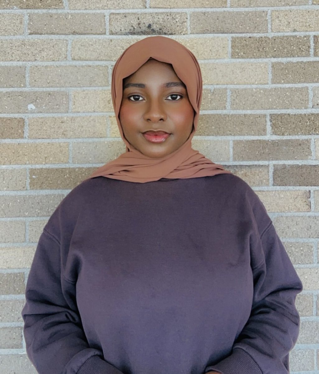 @RIC_BehavHealth graduating senior, Aji Fatou Sanneh has earned the Robin K. Montvilo Award in Behavioral Health Studies for her exemplary academic & professional training performance. She already has a job offer and will be looking towards graduate school in the future! @RICNews