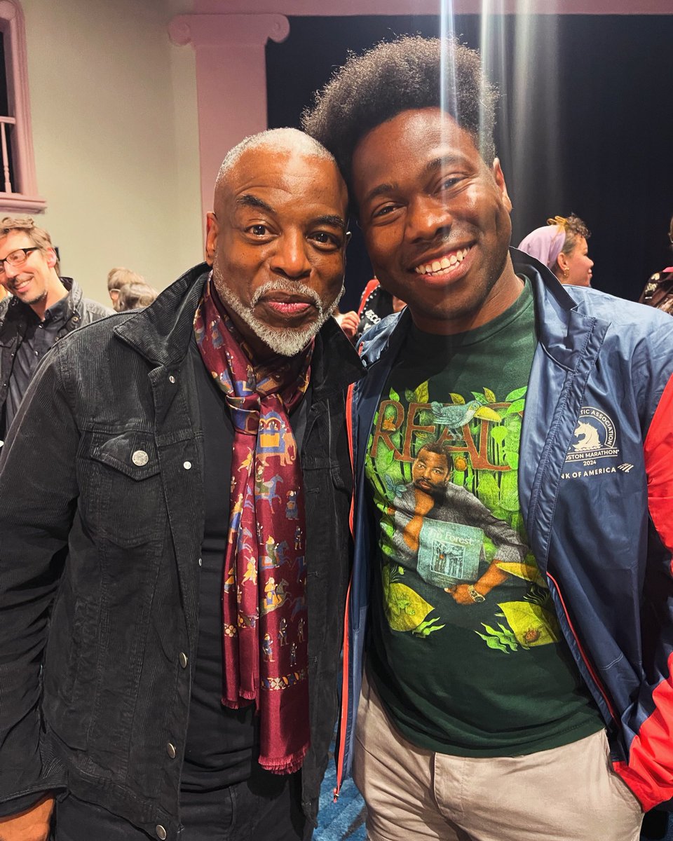 I met my childhood hero and fellow Aquarius brother, @levarburton . Thanks for reminding me a young black kid in the mid 90s back in North Carolina of how believing in yourself, the joys of reading, and being unique is the best way of living your life fully. ✨#BlackBoyJoy