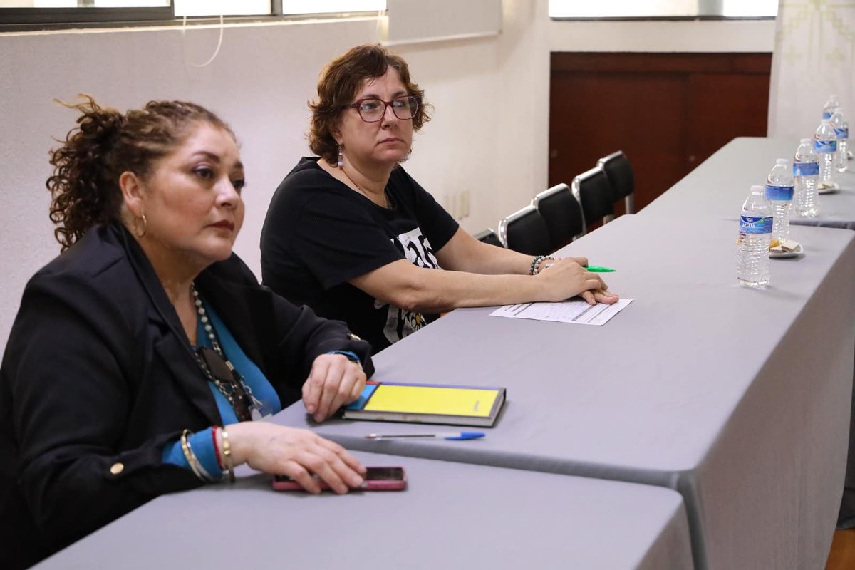 En reunión en las instalaciones del DIF Estatal, se buscó potenciar el programa Ruta NAME. Este proyecto tan significativo tiene como propósito cuidar el bienestar de las niñas y adolescentes, ofreciendo orientación esencial para prevenir embarazos en edades tempranas.