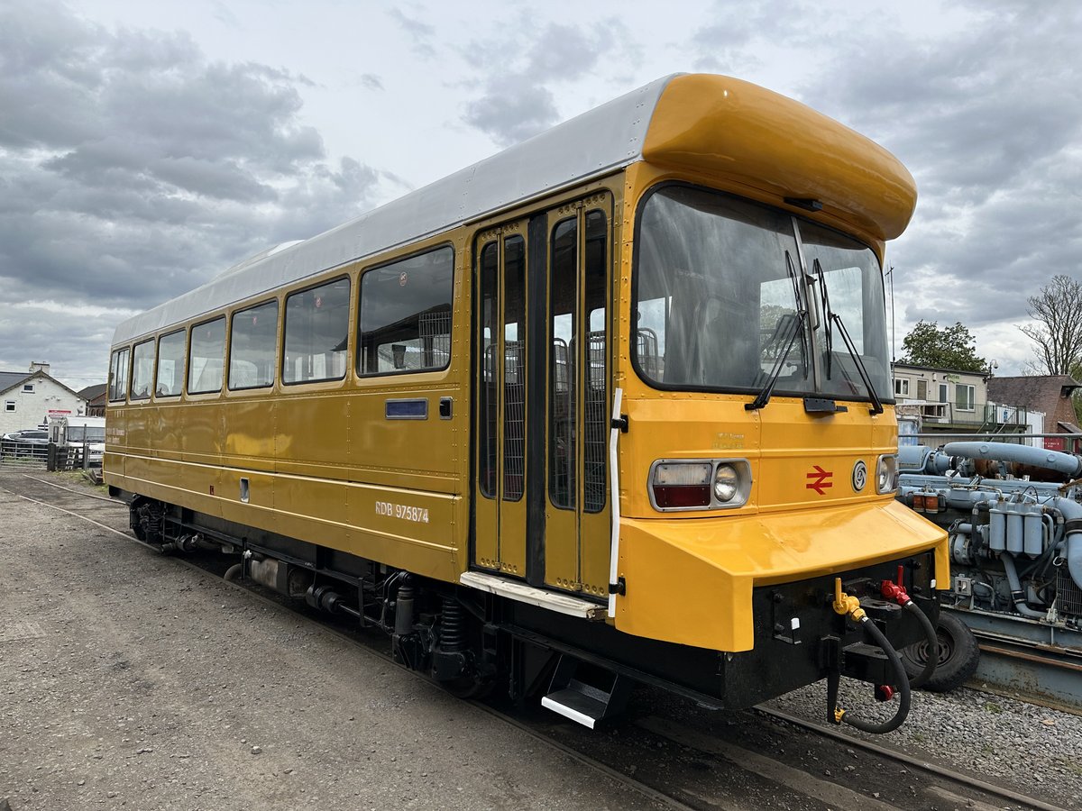 LEV1, an experimental railbus with a body based on the Leyland National bus, is off to Locomotion Shildon. Rob and the shed team have done a superb job completing cosmetic repairs & preparing the unit for transport. 📸 Nick Keegan #wensleydalerailway #yorkshire #trainspotting
