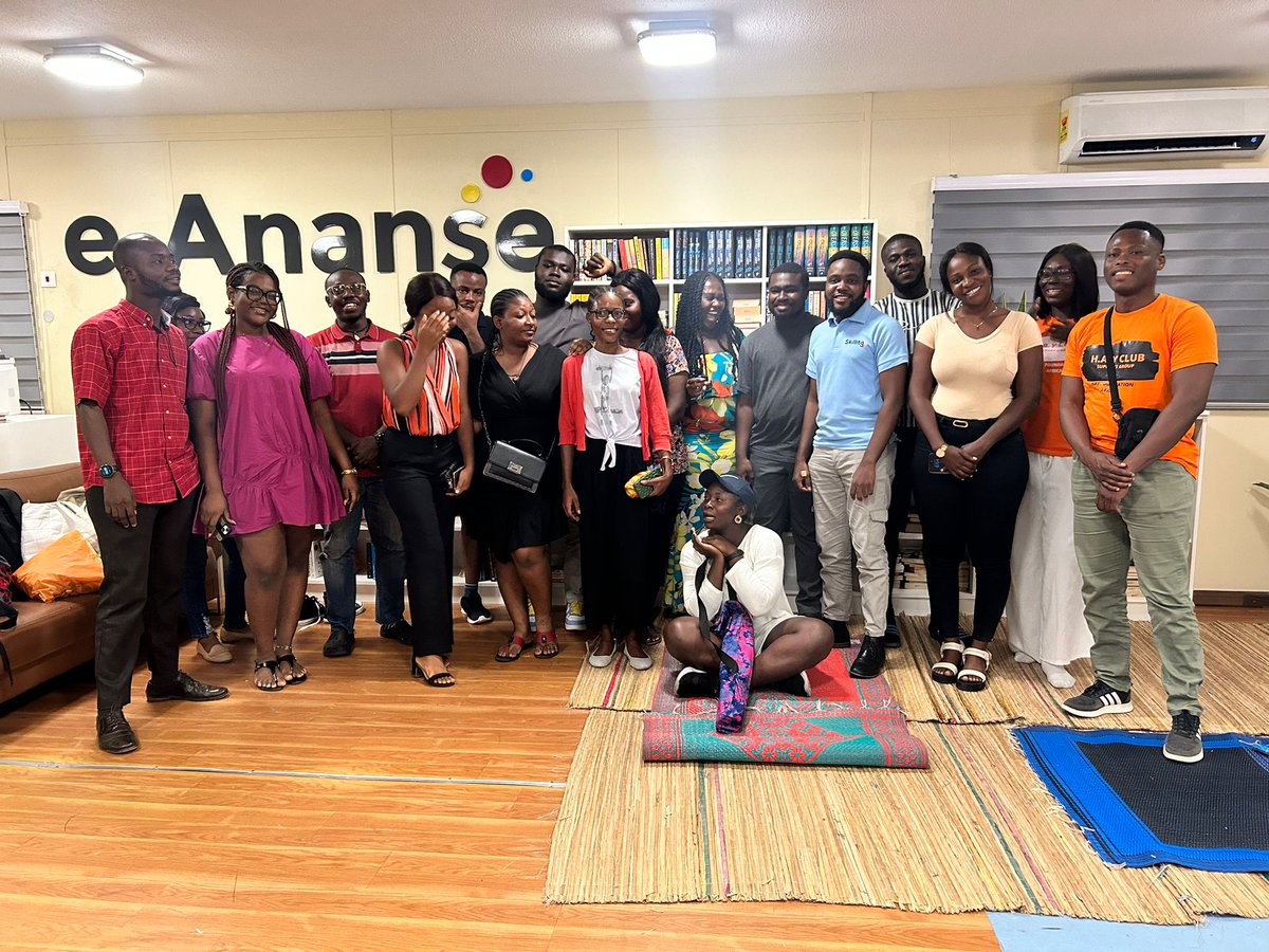 Faces from our April Mental Health Hangout at the @eananselibrary last Saturday. 
We also got to hang with @AmmaGyamfowa and enjoyed some really nice Plantain Chips courtesy her. 

Remember your #MentalHealth matters 🧡 
#hayafrica #supportgroup