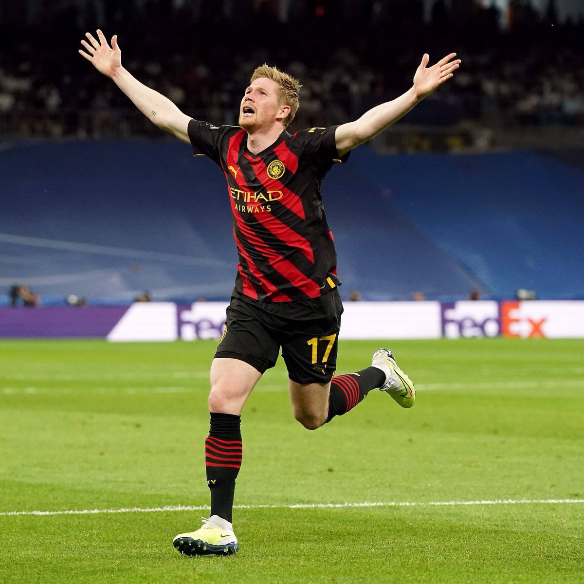 @cityreport_ @KevinDeBruyne This one is icon