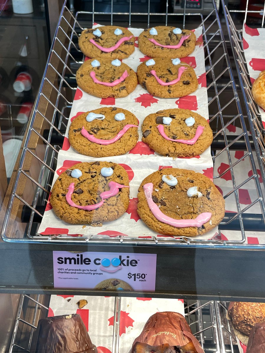 5CountiesKids's tweet image. TY to everyone for supporting for our kids @TimHortons #SmileCookies campaign. All this week at locations #Cobourg + #Colborne, buy #smilecookie + 100% of proceeds go towards kids' treatment services @northumberland. Now that truly is something to smile about -- one 🍪 at a time