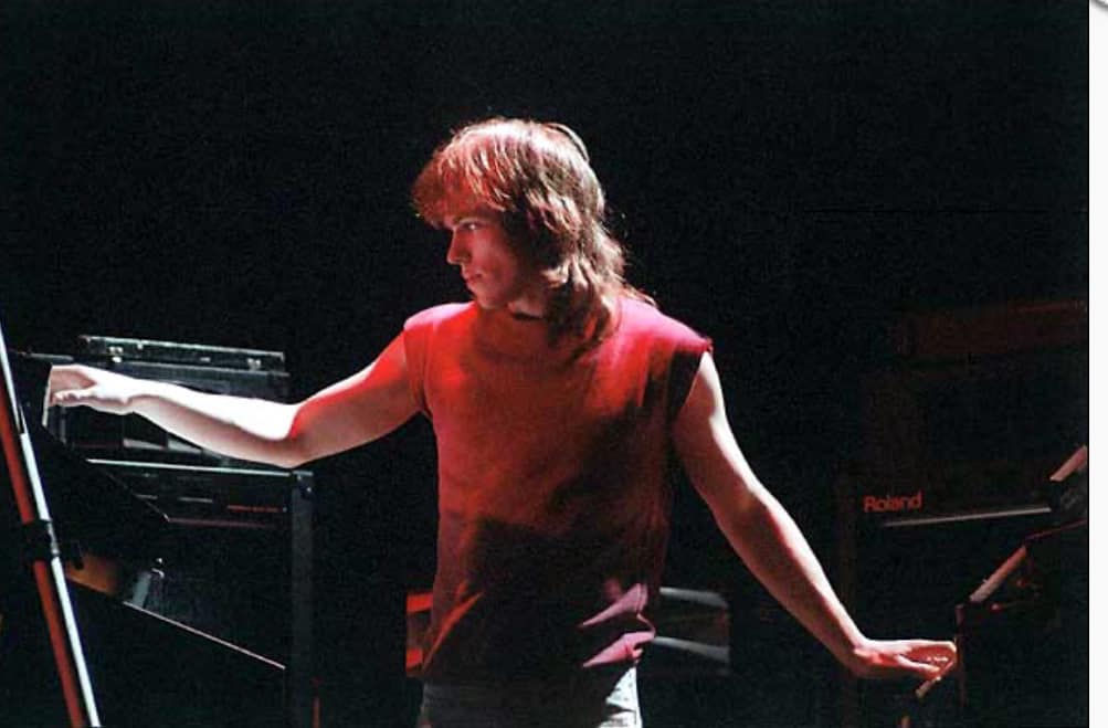#Marillion 'Chelsea Monday' (live at the Hammersmith Odeon 18/4/83) [photo by AJ Samuels] youtu.be/yTQSewD3s8Q?si…