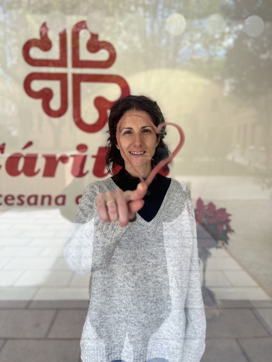 CaritasMadrid's tweet photo. “Darles una vía de esperanza y reforzar su autoestima. Muchas de las personas vienen con limitaciones o expectativas muy bajas”. Es lo que hacemos desde el Servicio de Empleo.
#ModoEmpleoDigno #ModoON #empleo #perfiles 
https://t.co/Epan3vtINW https://t.co/blHzFcpJhV