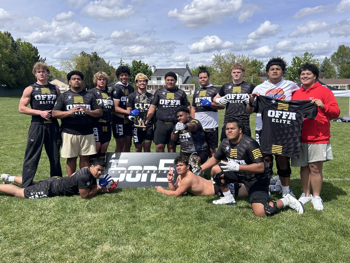 GEM STATE SHOOTOUT In Boise, ID. Bunch of dawgs fighting it out all day, but proud of our boys @OFFA_Academy for bringing home the trophy!! Thank you @5on5association @BrandonHuffman and all those who put on a great tournament!