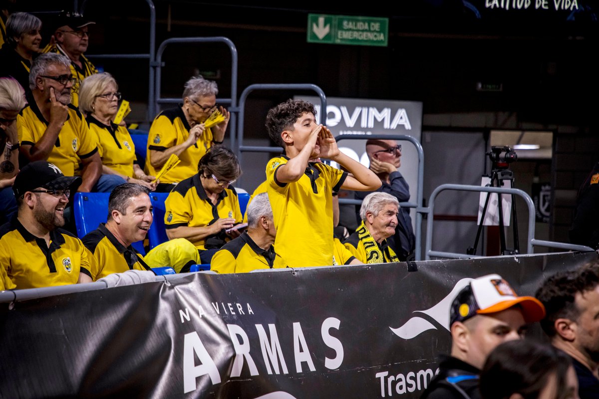 💪 ¡Esto no para! 🏡 Tras llegar a Tenerife Sur pasadas las seis de la mañana de hoy, el equipo reanudará el trabajo mañana ⚔️ El miércoles, nuevo reto... 🆚 #Unicaja 🏟️ ¡Queremos un Santiago Martín a tope! A por el playoff ‼️ 🎟️ ¡Últimas entradas! ➡️ acortar.link/O76Anf