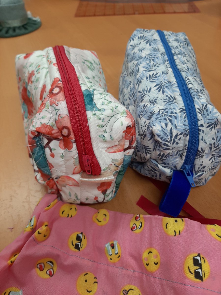 Another sewing session with the group from @derbyhighbury and they have done incredible work over the last 7 weeks from sewing newbies to creating amazing stuff. What a way to build confidence and resilience @_DavidCatterall @ballydonna @BuryCouncil @vanbuggleroy @LynneRidsdale