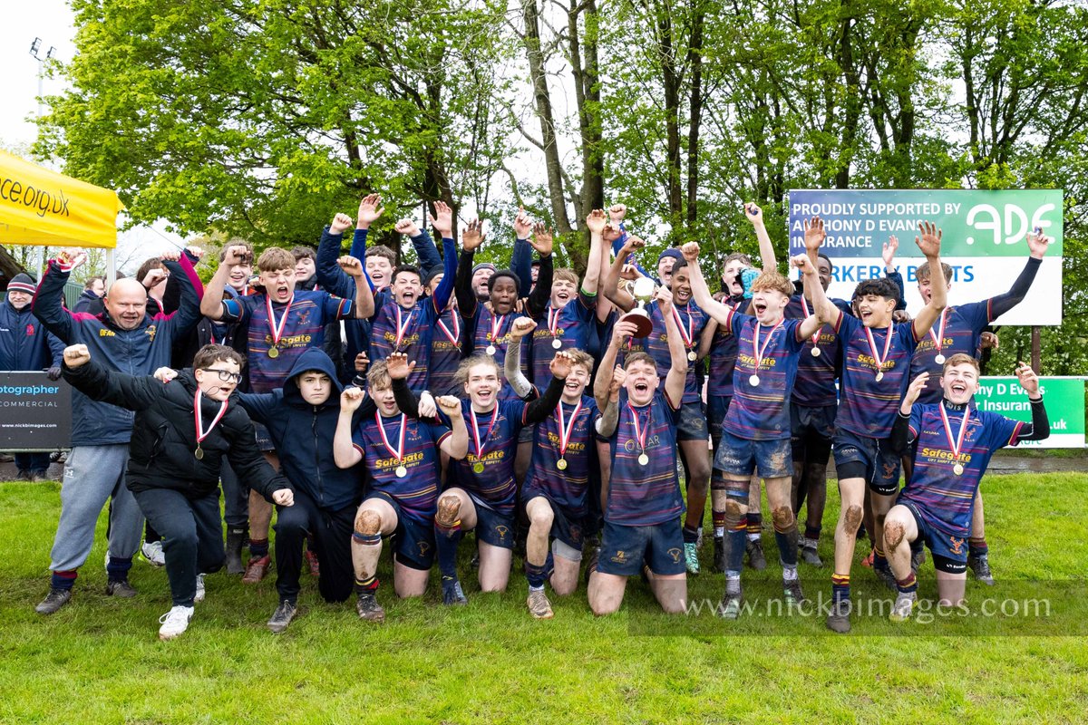 An incredible effort by volunteers at Barkers Butts, to clear standing water from the pitches, set up a fantastic day at the @WarwickshireRFU Junior Finals Day. In the U14 Cup Final Old Wheats beat @SilhilliansRUFC 18-3 @nextgenxv 📸 More at nickbimages.com