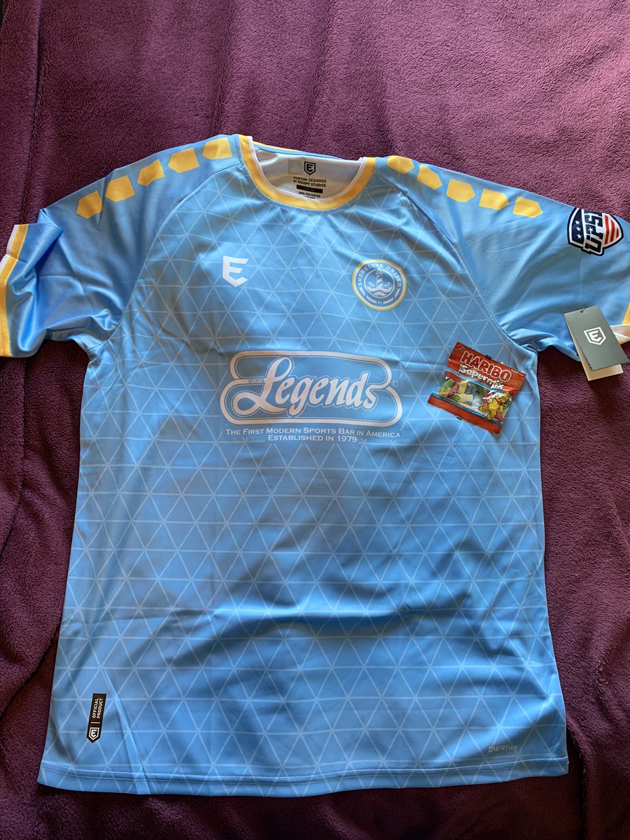 @SurpriseShirts Thank you! Absolutely love my#ShorelineUnitedFC shirt. My #Epcot #FootballShirtsAroundTheWorld is coming on great. USA 🇺🇸 ✅ Now just need Norway🇳🇴 , Japan 🇯🇵 and (just realised) Canada 🇨🇦 ! Really, really, pleased. 🤩