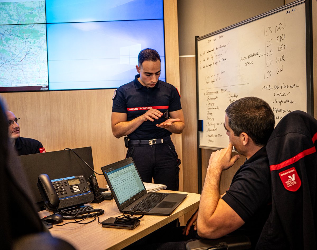 Aujourd'hui, les formateurs #Nexsis du CTA-CODIS ont participé à une Mise à l'Epreuve du Réel (MER) de Nexsis, aux côtés des agents de l' s.

L'objectif ❓ Engager pour la première fois des personnels en centre de secours pour une intervention réelle grâce à Nexsis. 
Un périmètre