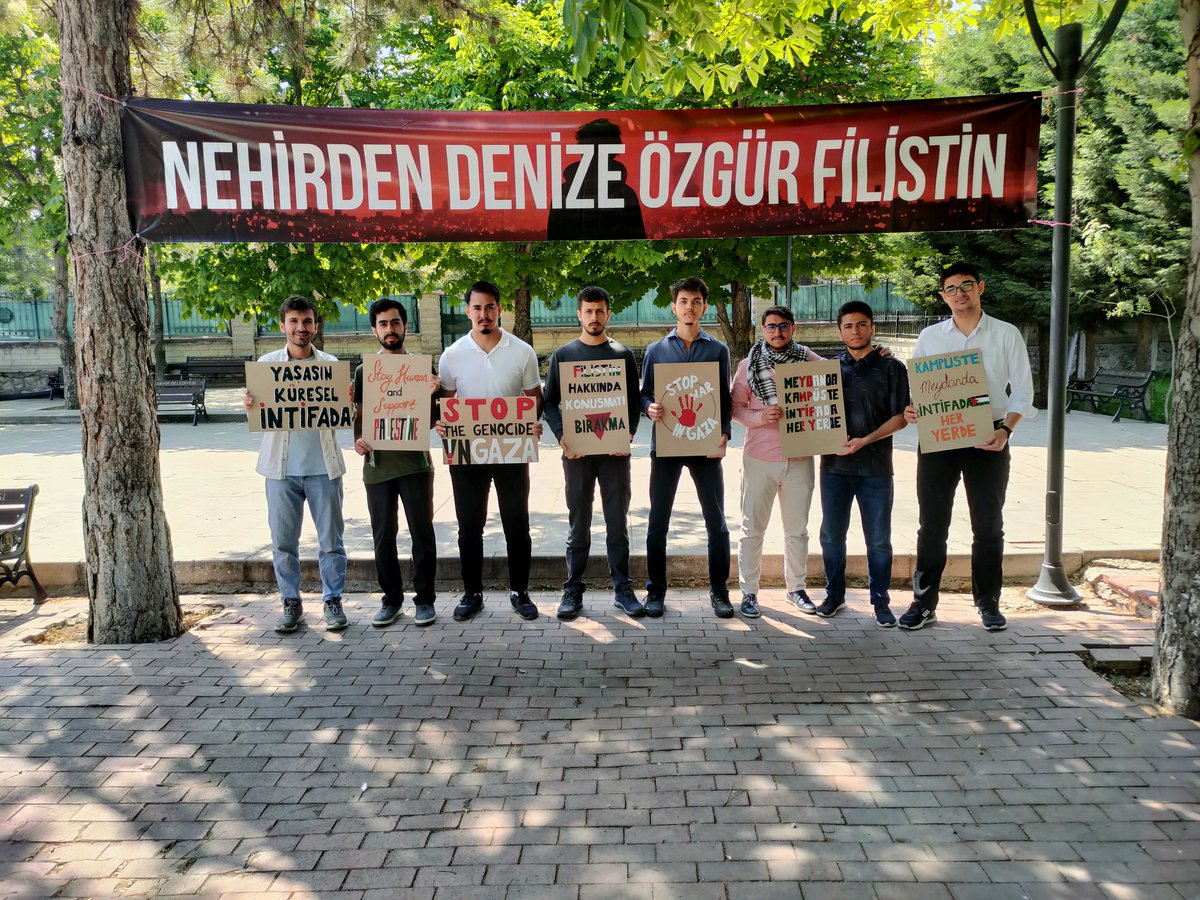 Dün olduğu gibi bugün de Filistin nehirden denize özgür olana dek, kuzeyden güneye, doğudan batıya mücadelemiz her yerde devam edecek! #FreePalestine