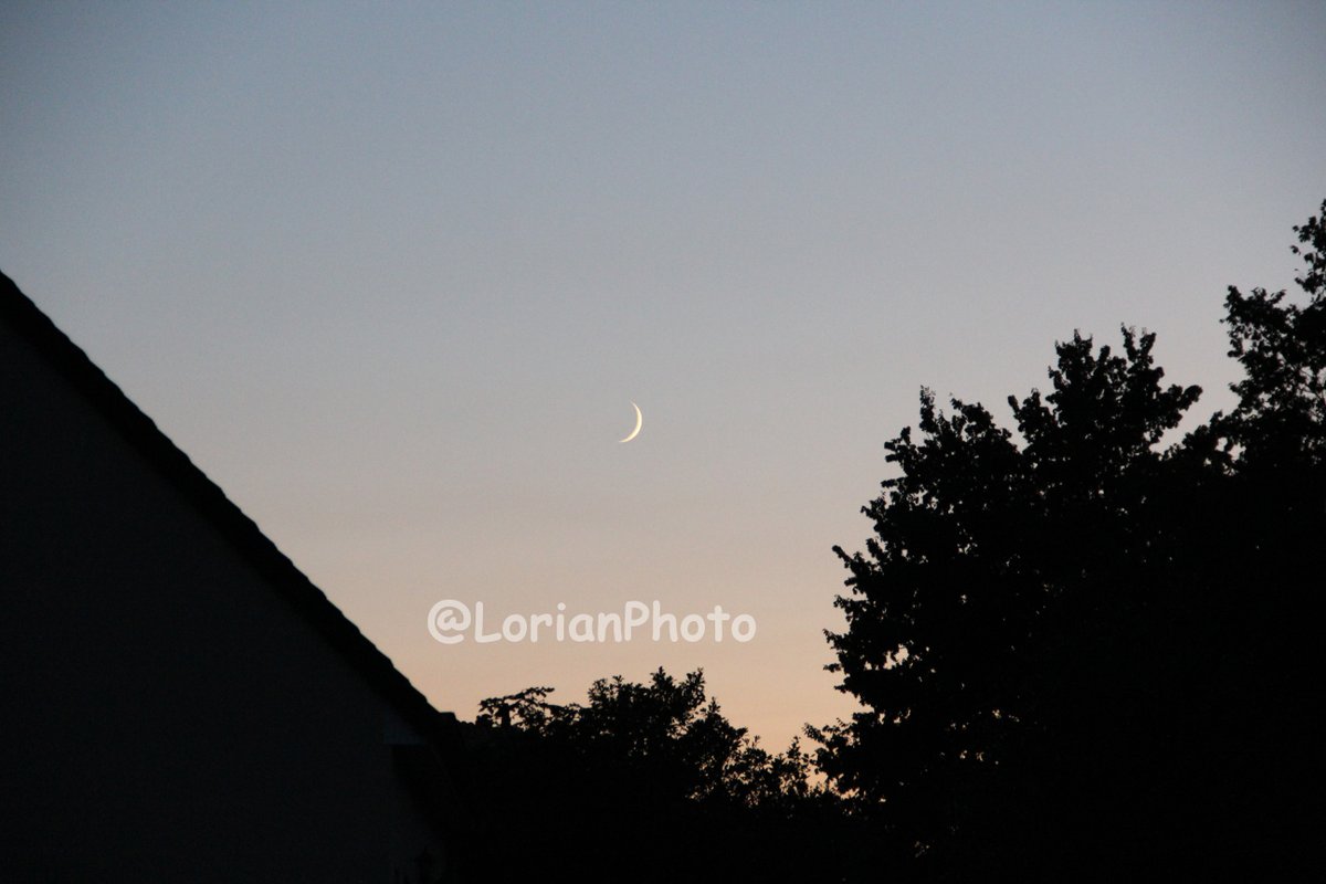 #lune #moon #soir #evening #couchédesoleil #couchedesoleil #sunset #photo #photographie #photography #appareilphoto #camera #reflex #dslr #sansretouche #pasderetouche #noretouching #nopostproduction