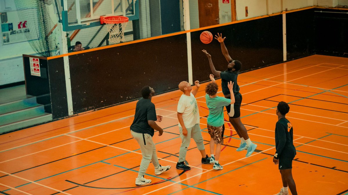 Today marks the start of Experience of Care Week! To kick things off, we're focusing on the basketball sessions which helped to address a feedback gap among men under 25s and those from black and Asian backgrounds with NHS services. Full story 👉 buff.ly/3T4xcIm