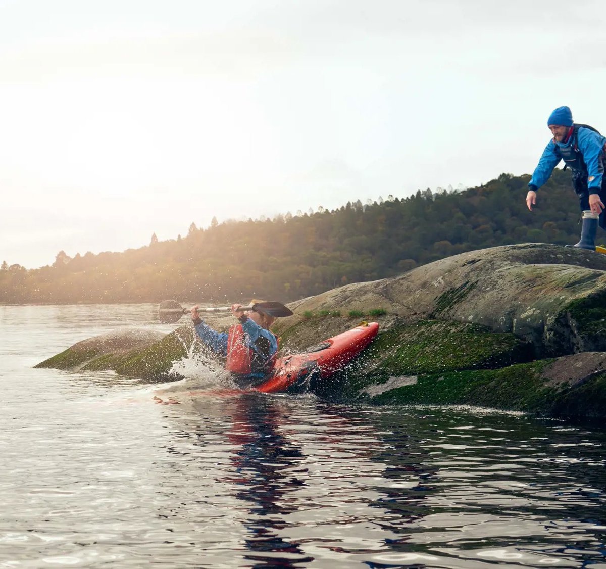 Grab your paddle and start exploring! 🌊 🛶 Argyll & the Isles boasts some of the best kayaking spots in Scotland, from sheltered lochs and canal paddles to the open sea. Discover more information here 👇 hubs.li/Q02sFZp90