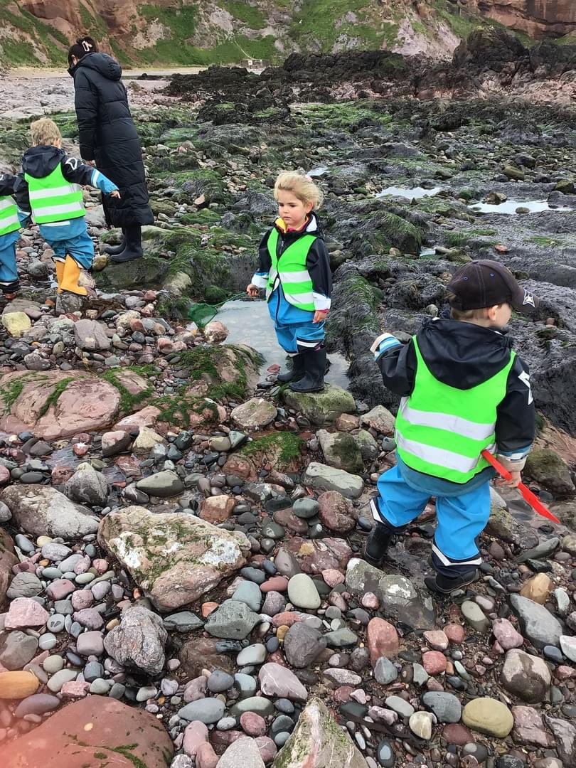 ELC had a super time exploring the rockpools today. They found hermit crabs and other sea creatures too.  #EyemouthEnriches