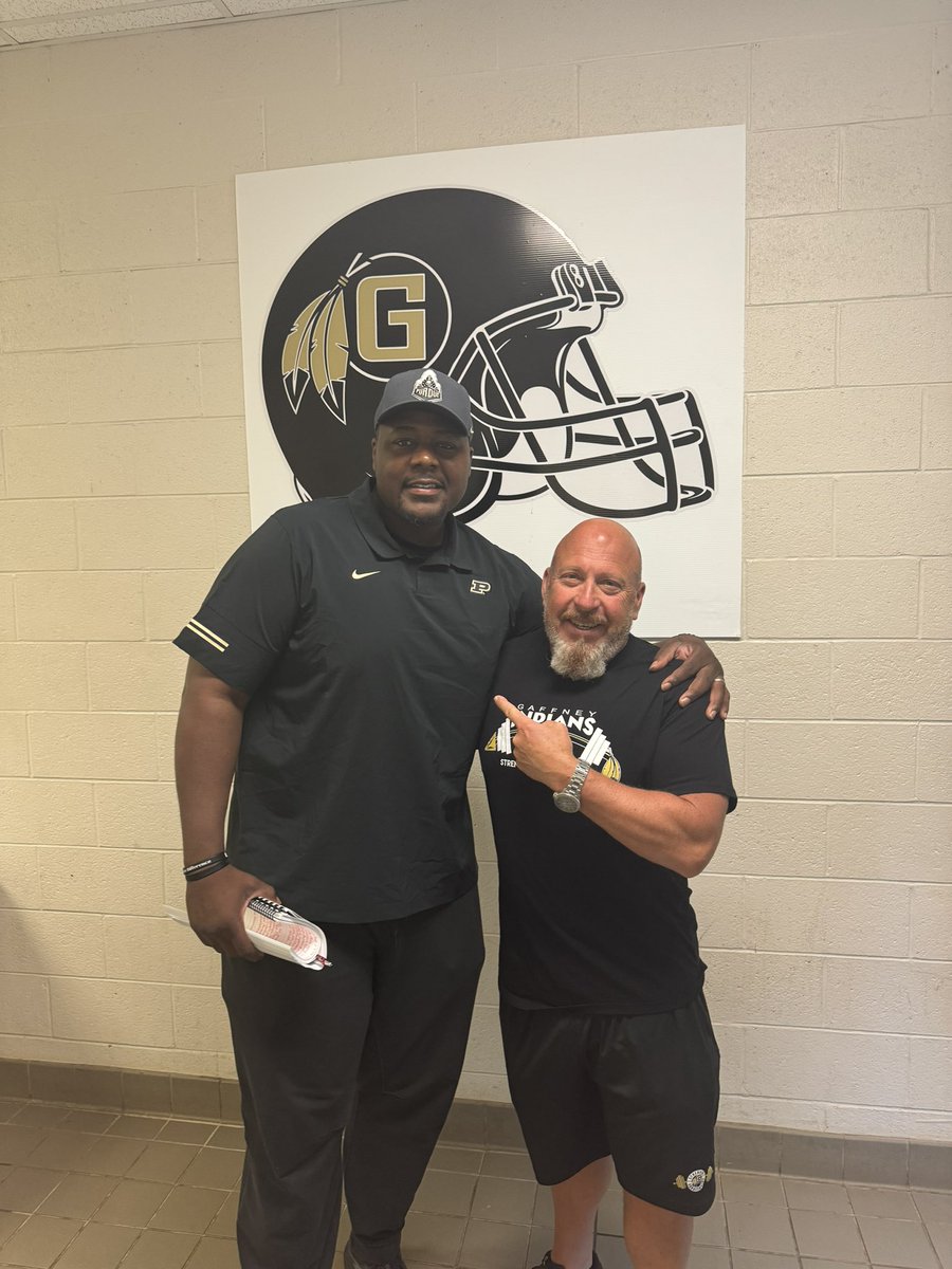 Appreciate @mjohnson7672 from @BoilerFootball for stopping by today and talking with our Student Athletes #Chasing19