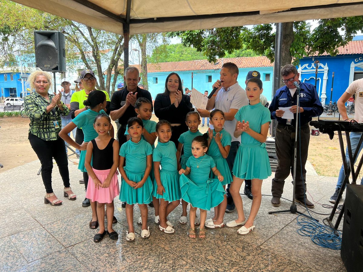 En la plaza Bolívar y con motivo del Día Internacional de la Danza, la dirección municipal de Cultura de la Alcaldía de San Carlos desarrolló 'La Gala de la Danza' con la participación de más de 10 agrupaciones de bailes.