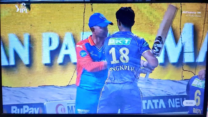 Still doing it 
Punter and raghuvanshi 
This guy gonna go distance.
Absolutely loving it
#DCvKKR