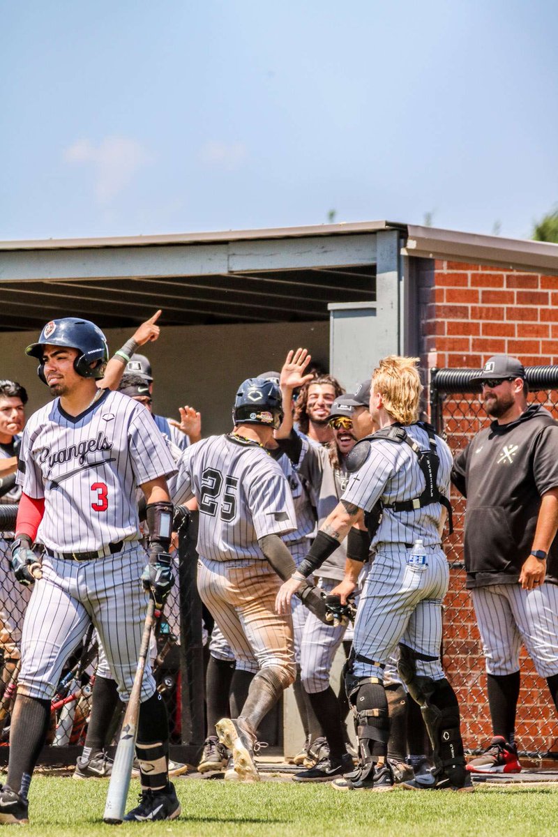 All smiles for your regular season SAC Champions 😁