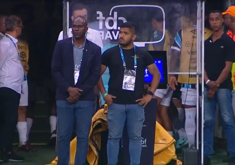 futebolscorebr's tweet photo. Grêmio vai ao STJD reclamar de interferência externa em expulsão de Diego Costa. #futebolscore #gremio #brasileirao2024
Acesse nosso site para saber mais:
Celular: https://t.co/yhYJPww0MH
Computador: https://t.co/OW0KEeImca https://t.co/X5WYBR7EfD