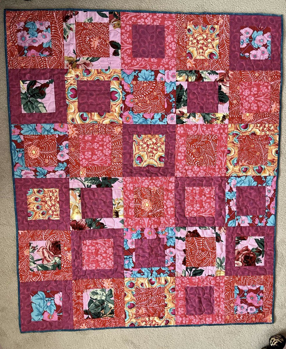 Hey guys! My mums looking to sell this lap quilt she made for 150 +shipping💖 Things have been a little rough since she was let go from her job and any retweets help!💕