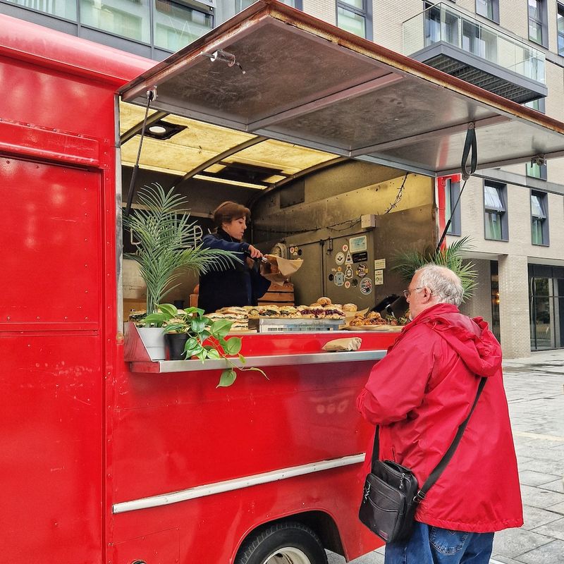 Please welcome our new trader, Edgie Eats who will be supplying the sweet treats on Friday! Swipe for full line-up.
#bristolmarket #foodanddrink #bristolfoodies #takeaway #bristollunch #lunchinspiration #bristolstreetfood #bristoleats #bristollife #bristolfood #finzelsreach