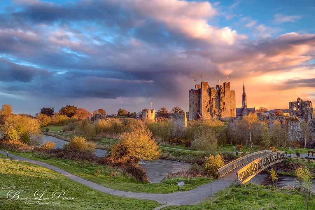 If you could be in Ireland right now, where would you go first?💚

📍 Trim Castle, County Meath
📸 Paul Zygmunt

Ireland's Ancient East is full of historical landmarks waiting to be explored 😊

 #TrimCastle #Meath #TravelInspiration #DiscoverIreland #FillYourHeartWithIreland