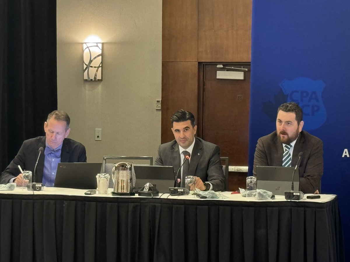 Important conversation taking place between association counsel updating the #CanadianPoliceAssociation membership of changes to the Community Safety and Policing Act including changes to ensure our workplaces are more safe and inclusive for police workers in Ontario.