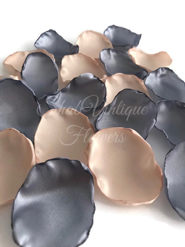 Transform your big day with a touch of elegance! 🌸✨ Explore our dusty blue and cream flower petals, perfect for flower girls and dessert table… dlvr.it/T6B1jB #weddingflowers #centerpieces #handmade #wedding #flowerpetals #weddingaisledecor #flowergirlpetals #flowers