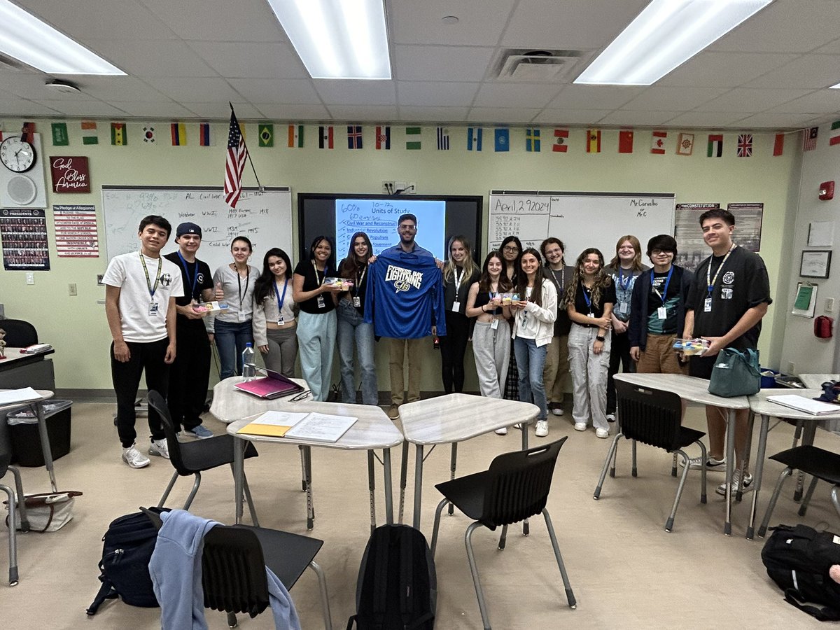 Congratulations to Erin Morgan, from Mr. Vaz de Carvalho’s 4th period class, on winning the BOLT Champion raffle for week 3! These students worked together, and they have been waiting since week 1 for this moment. Enjoy the treats! ⚡️#CBHS⚡️#AttendanceCounts⚡️