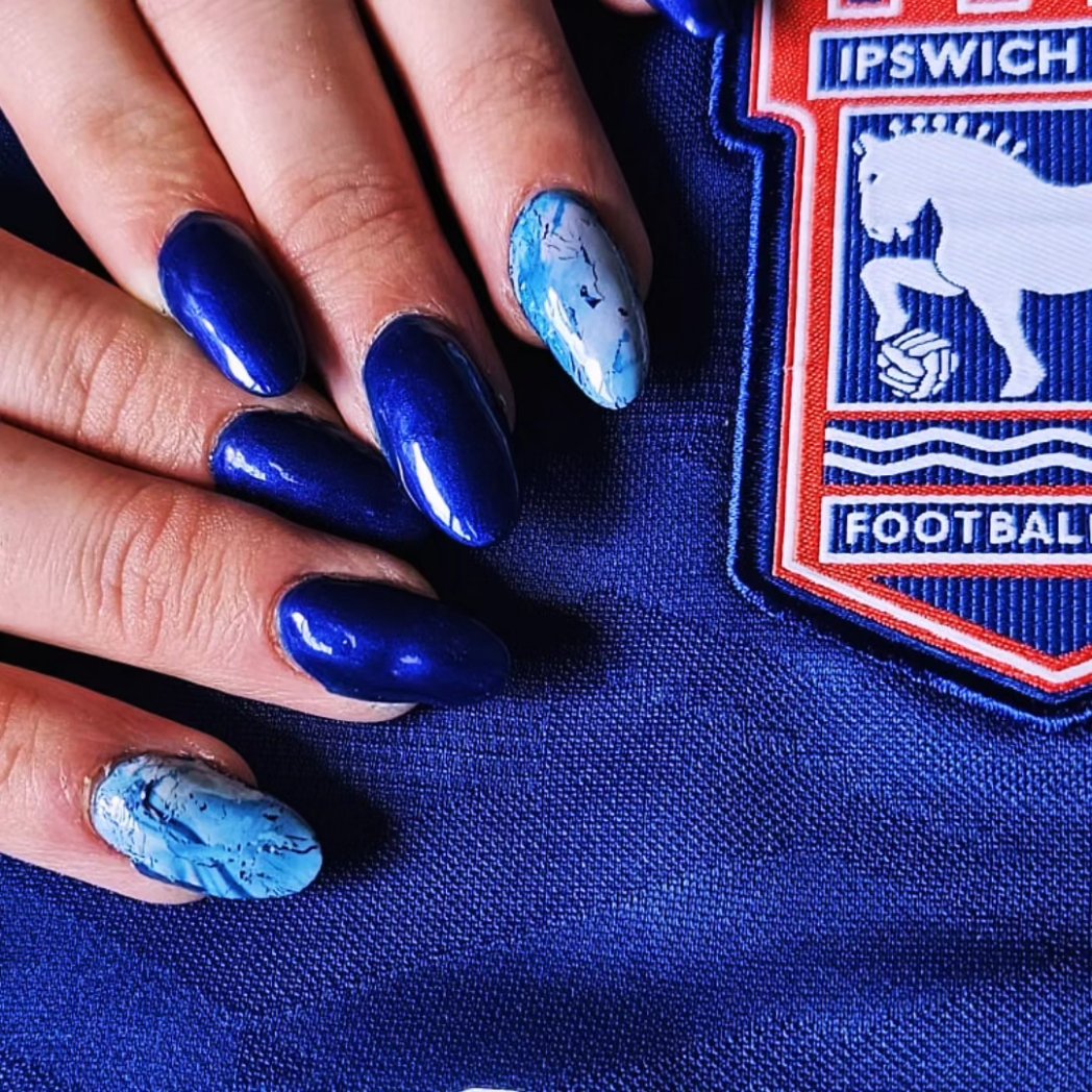 Got my nails done for the end of season game let's hope it's a celebration... up the town 

#bluenails #marblenails #blueskynails #ipswichtown #itfc #ipswichtownfc #ipswichtillidie #tractorboys #tractorboys🚜 #tractorboys_itfc #tractorgirls #endoftheseason #portmanroad