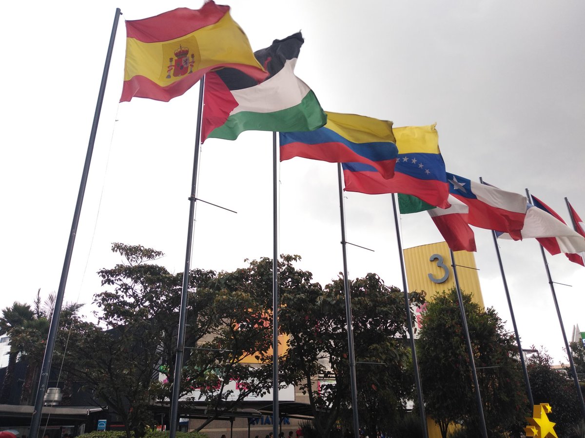 Acabo de notar que en la FILBO pusieron LA BANDERA DE PALESTINA 🇵🇸