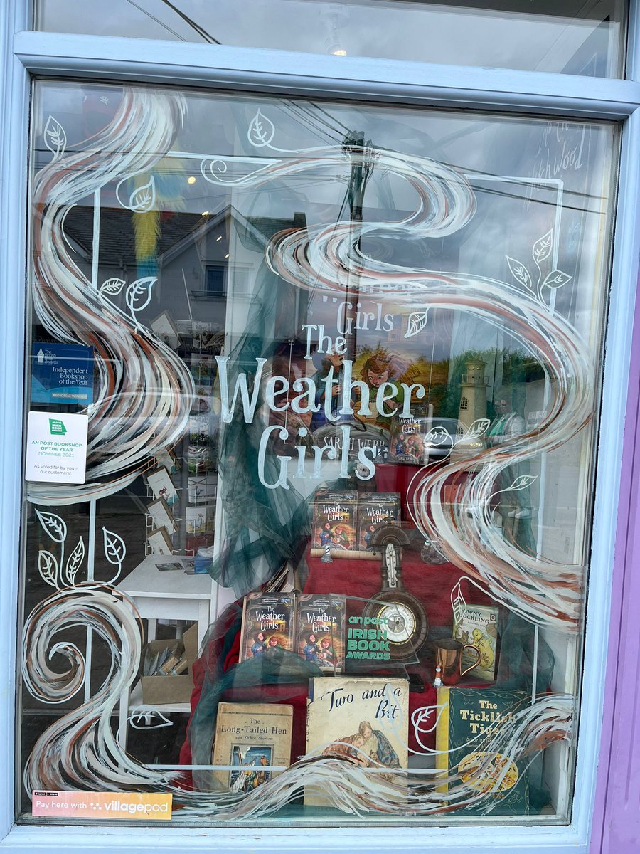 What a lovely publication day! Thanks to all @HalfwayUpBooks esp Trish for all their cheerleading this morning! And to my kind and lovely friend @Eve_Mc_Donnell who not only created the most beautiful window for the shop but also brought me out to lunch! You spoil me, Eve!