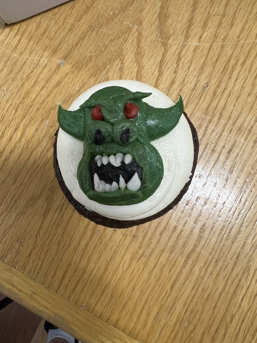 Weirdnobz tweet media