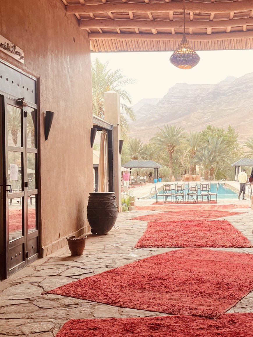 💙 tapijten buiten. #marokko