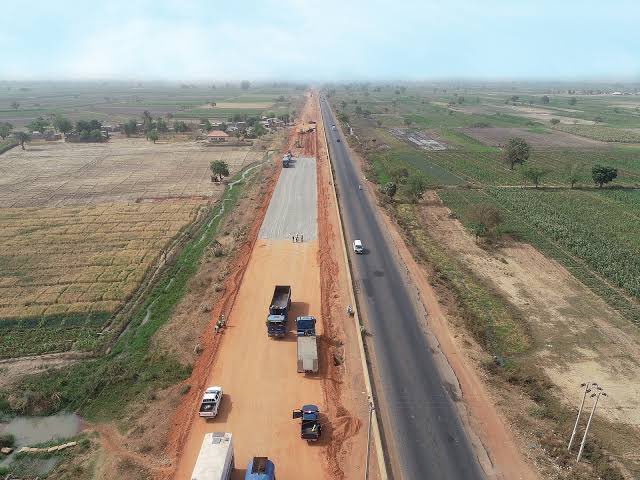 EXCLUSIVE: Federal Government has released N17bn to Julius Berger for the completion of Abuja - Kaduna - Kano expressway after reaching an agreement with JB. 

Thank you @officialABAT ♾️