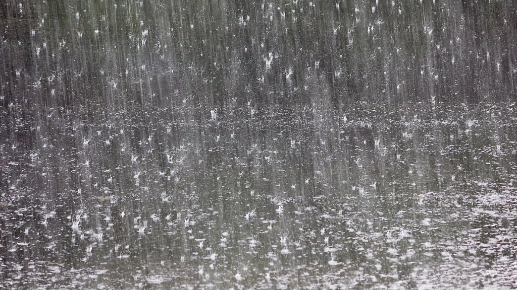 📷 La pluja extraordinària d'aquesta tarda ha deixat 94 litres a #Viladecans. Recomanem no agafar coche, si es pot, o màxima prudència al volant si és imprescindible.