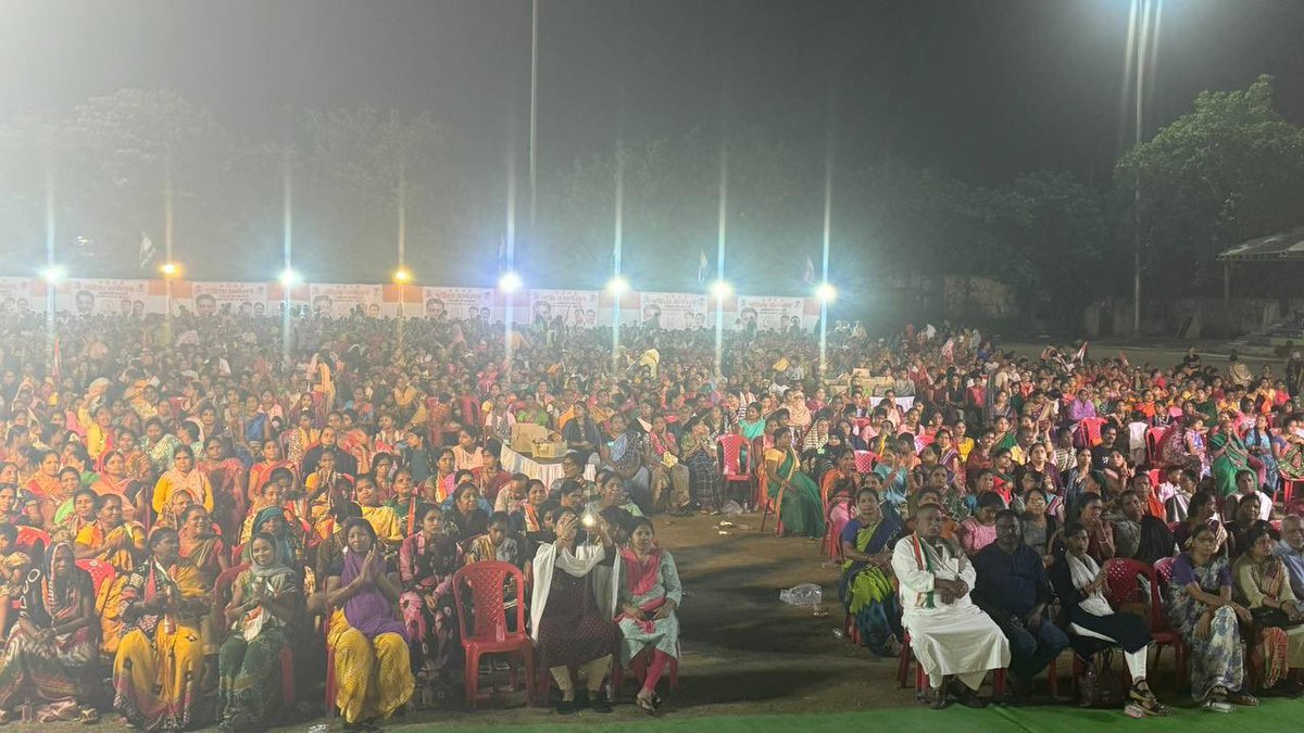 'नारी न्याय' महिलाओं के सशक्त भविष्य के लिए… आज देर शाम छत्तीसगढ़ के रायपुर लोकसभा क्षेत्र में कांग्रेस प्रत्याशी श्री @_vikasupadhyay जी के समर्थन में आयोजित हुए महिला सम्मेलन में। @DeepakBaijINC @INCIndia @INCChhattisgarh