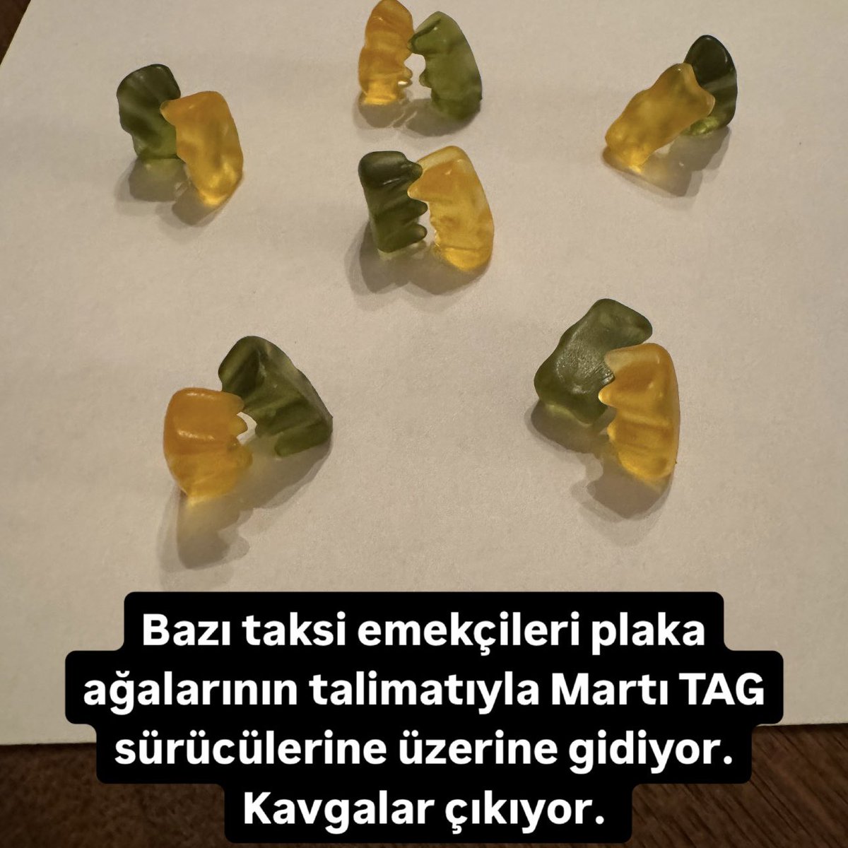 Taksi lobisi de çok net şekilde anlayabilsin diye Martı TAG vs Taksi çekişmesini jelibon şeker kullanarak basitçe anlattım. Anaokul seviyesinde kalmaya özen gösterdim. (Dizi tweet)