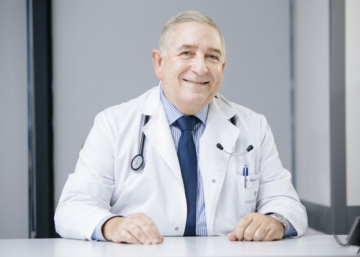 El doctor René de Lamar, especialista en geriatría y gerontología, miembro de la sociedad española de Geriatría y Gerontología, de la sociedad española de Neurología, de la sociedad española de Psicogeriatría y de la sociedad americana de Gerontología.