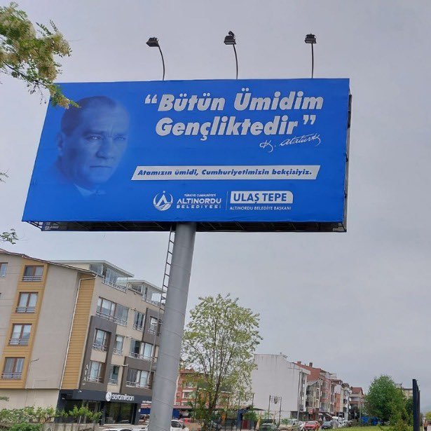 Altınordu Belediye Başkanı Ulaş Tepe, yenilenen billboardları duyurdu.  

Öncesi / Sonrası