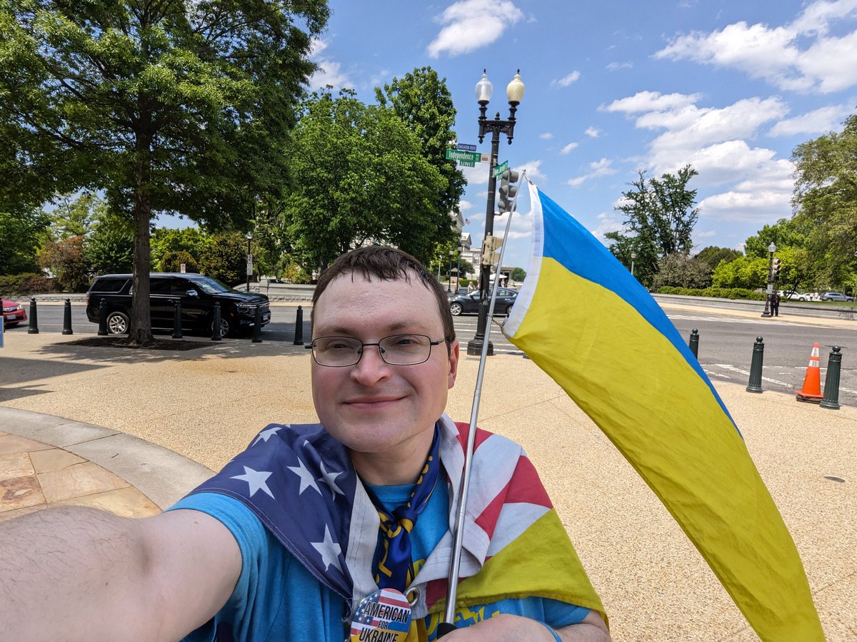 Over in the shade by Longworth House Office building at Independence Ave and New Jersey until 6 pm today. Join us and call your Representative and Senators and thank them if they voted for Military assistance for Ukraine.
#call4ukraine