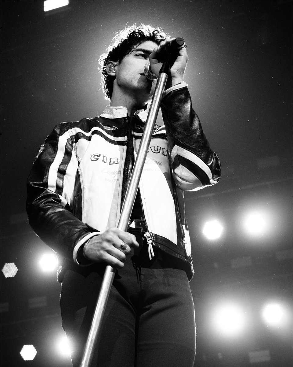 jonasbrothers's tweet image. Three memorable nights together in Buenos Aires ❤️ We missed you!