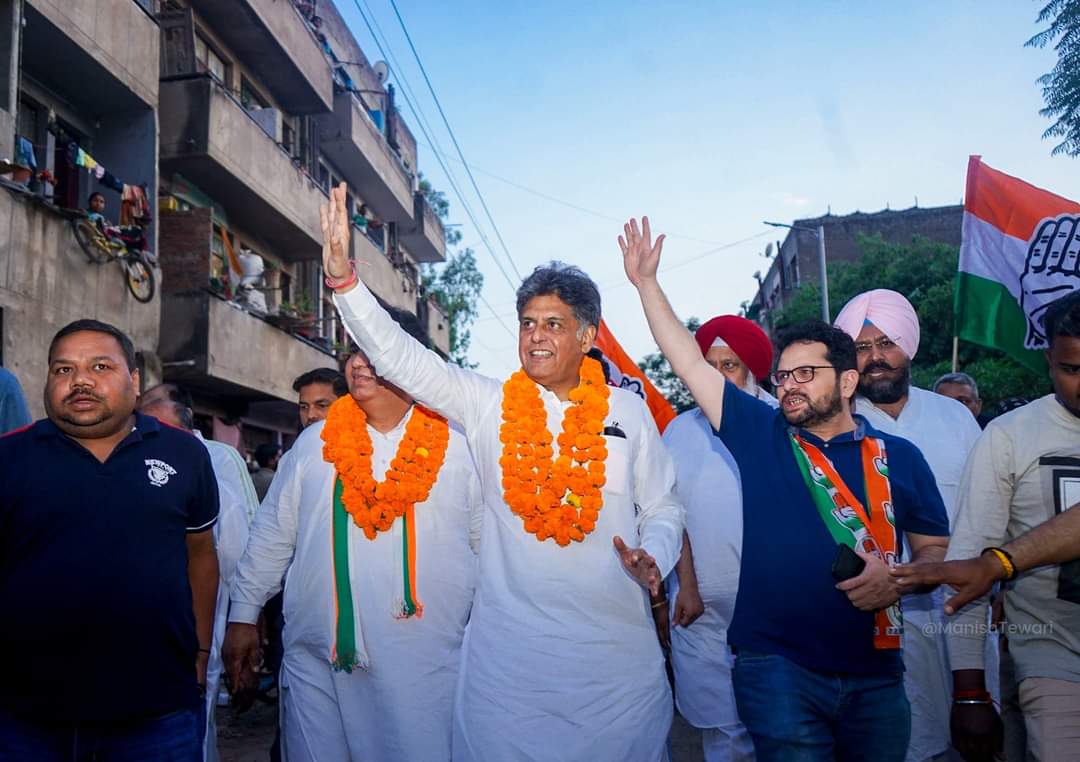 जन जन से मिल रहा प्यार अपार मनीष तिवारी अबकी बार #Election2024 #Vote4INDIAAlliance @ShayarImran @LUCKYHSINC @khan_tannam @JeenalNGala @AbdulWahidINC @NazarFaridiIND @MohdWaseemINC @iamvipulgujjar @Gnukpcc @GD77_CHD @hardysingh1706 @advdkatyayni @INCMinorityChd @INCMinority